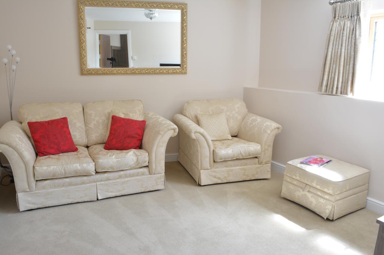 Greyhound Inn Winterborne Kingston Экстерьер фото