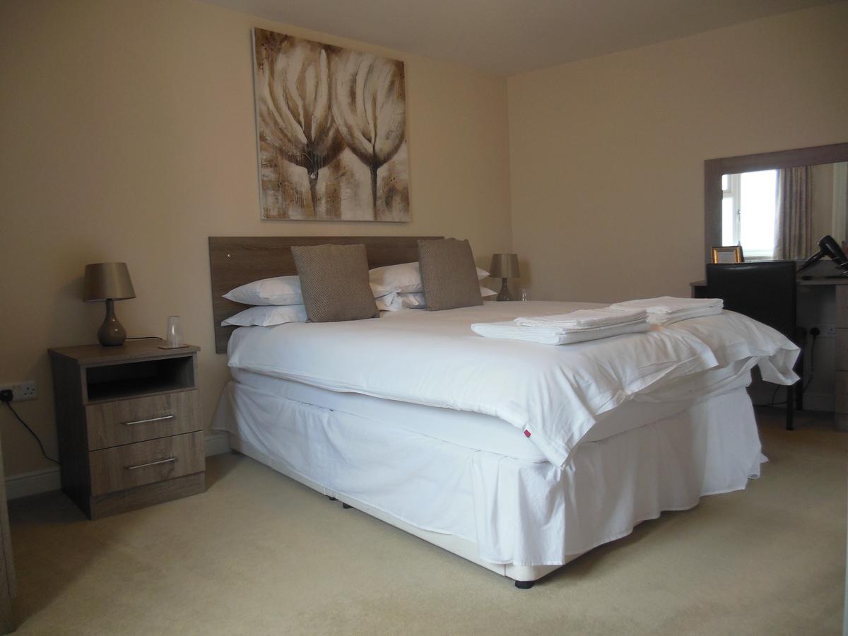 Greyhound Inn Winterborne Kingston Экстерьер фото